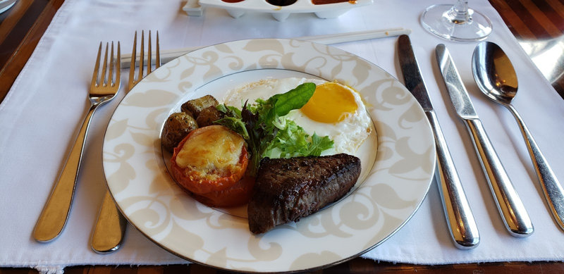 Boneka restaurant steak & eggs