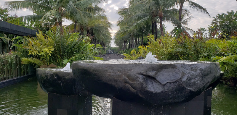  St Regis Bali resort water fountains